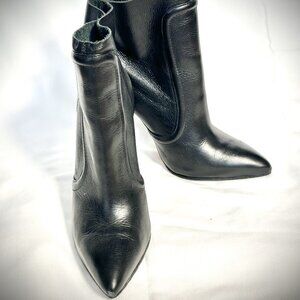 Black Leather Schutz Pointed Toe Ankle Boots - Sleek Sophistication!